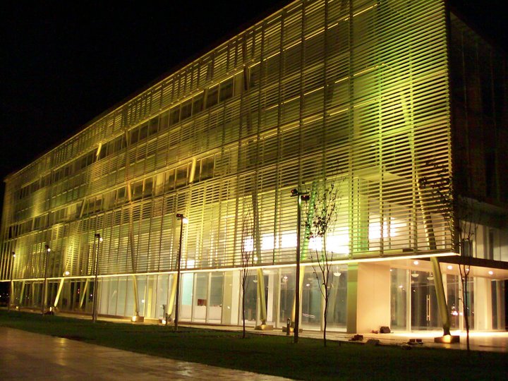 Puerto Interior Edificio Administrativo